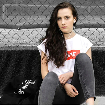 سماعات أذن JBL T205 مزودة بميكروفون