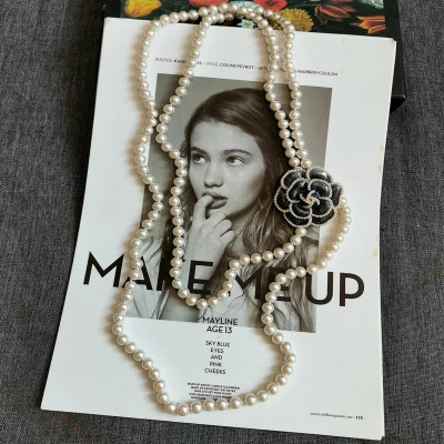 قلادة كبيرة من لؤلؤ زهرة الكاميليا