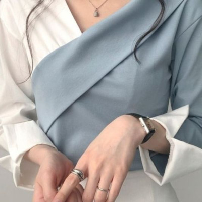 بلوزة نسائية كورية للخريف مرقعة مكشوفة الأكتاف بلو...