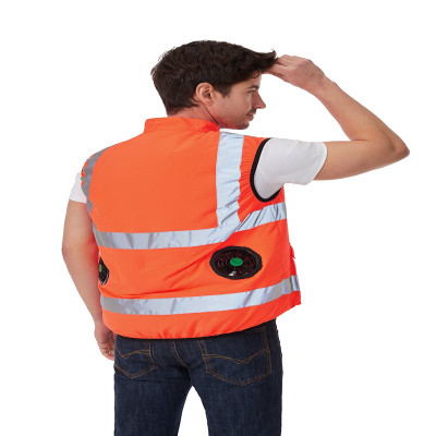 سترة تبريد بمراوح مزدوجة للعمل الميداني