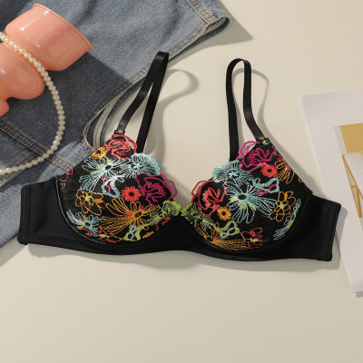 ملابس داخلية نسائية مثيرة مطرزة بتصميم عتيق مع حوا...