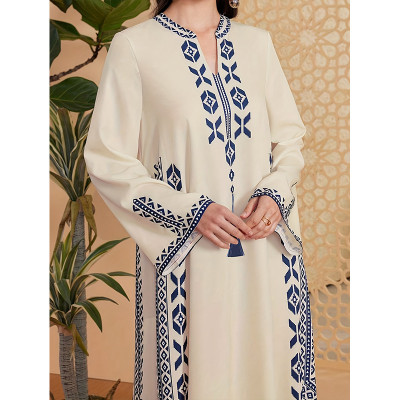 جلابية نسائية فاخرة بتصميم مميز جداً