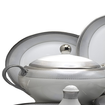 طقم سفرة بورسلان ابيض بحواف فضي 110 قطعة