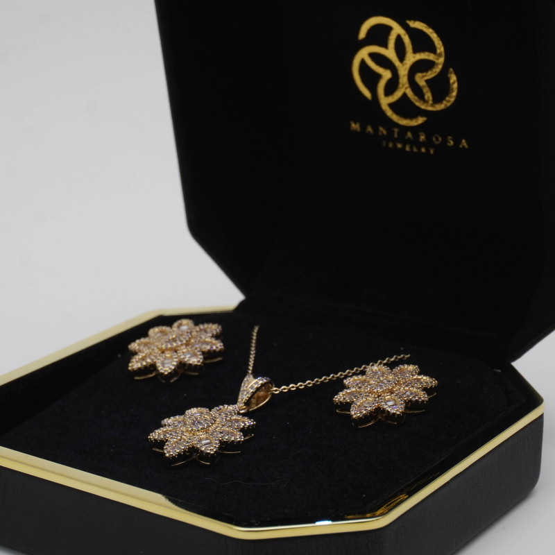 طقم النجمة راقي مطلي بالذهب ومرصع بالزركون