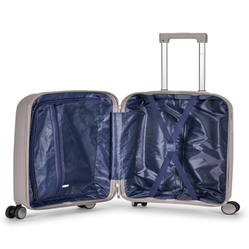 طقم شنط سفر مكون من 4 حقائب أمتعة بعجلات و بتصميم...