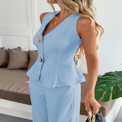 بدلة من قطعتين نسائية