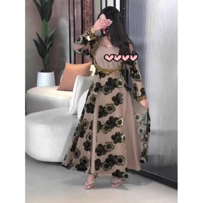 جلابية ملكية فاخرة بتصميم خاص