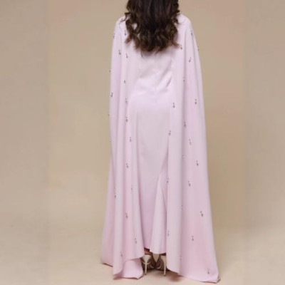 فستان نسائي