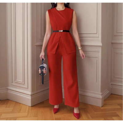 طقم نسائي أنيق جداً