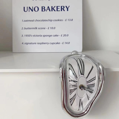 الساعة المنصهرة لسالفادور دالي من فاريفر، هدية مرح...