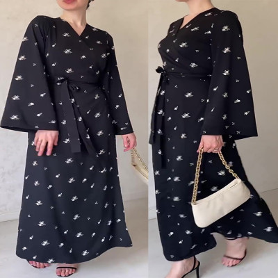 جلابية بتصميم غير تقليدي مع حزام