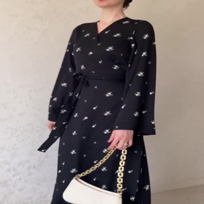 جلابية بتصميم غير تقليدي مع حزام