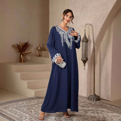 جلابية نسائية بتصميم راقي و فاخر