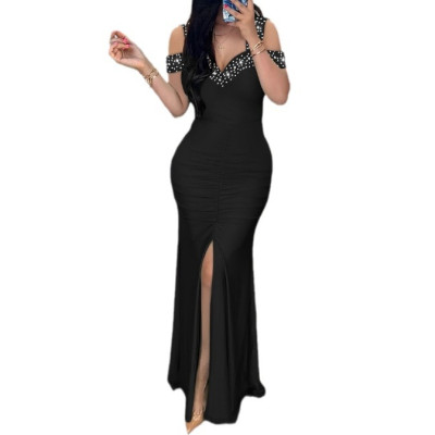 فستان سهرة نسائي بقصة ماسكة وتصميم عصري مثير