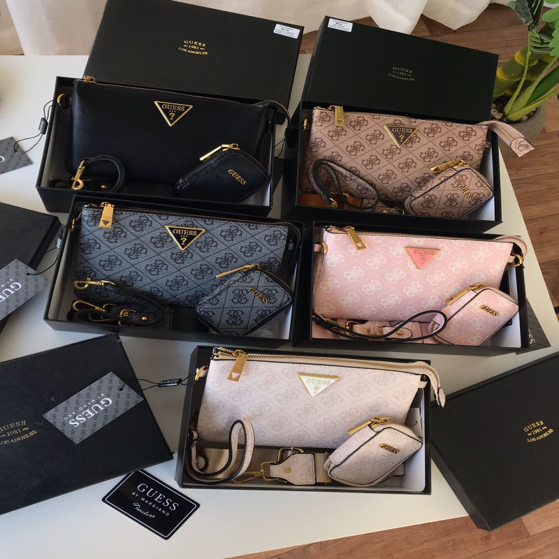 شنطة نسائية من ماركة جيس GUESS