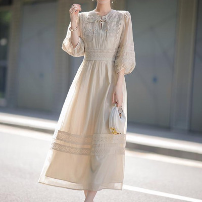 فستان دانتيل نسائي متوسط الطول بأكمام منفوخة