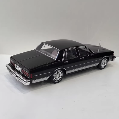 نموذج سيارة ثابت مصنوع من خليط معدني لمحاكاة تشيفي...