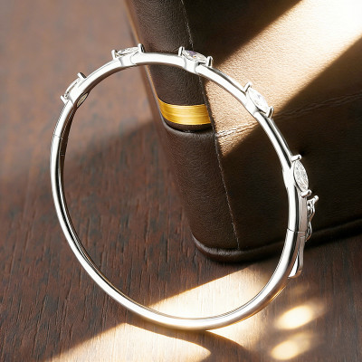 سوار KNOBSPIN من الموسانيت بخمسة أحجار بقطع ماركيز...