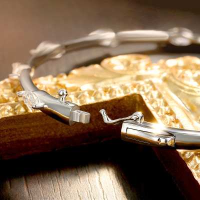 سوار KNOBSPIN من الموسانيت بخمسة أحجار بقطع ماركيز...