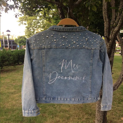 سترة دنيم مطرزة من اللؤلؤ مخصصة للنساء ، سترات جين...