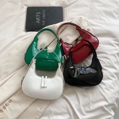 حقيبة كتف نسائية بتصميم عتيق – جلد صناعي فاخر | شك...