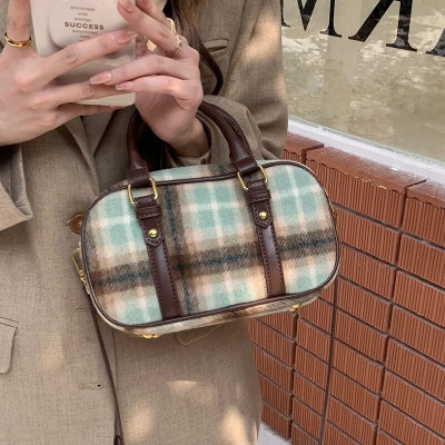 حقيبة بولينج صوفية منقوشة – حقيبة كتف نسائية عصرية