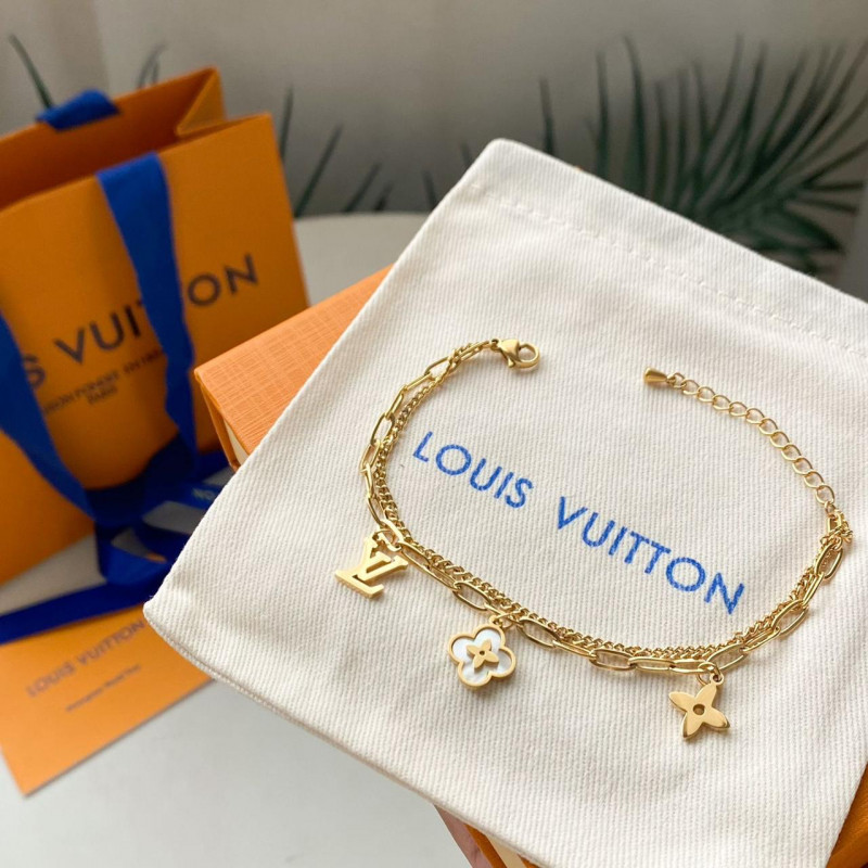 اسوارة نسائية من ماركة لويس فيتون.