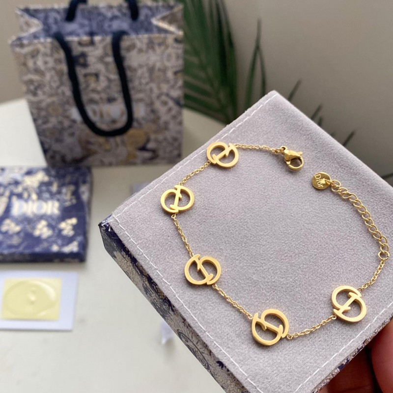 اسوارة ديور نسائية انيقه
