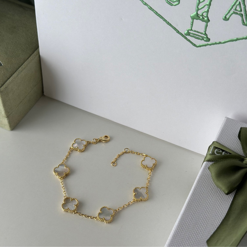 اسوارة نسائية - ماركه فان كليف