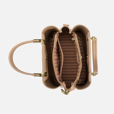 ‎ شنطة نسائية باللون البيج