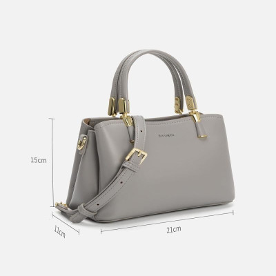 ‎ شنطة نسائية من الجلد باللون الرمادي