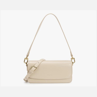 ‎ شنطة نسائية باللون الأبيض