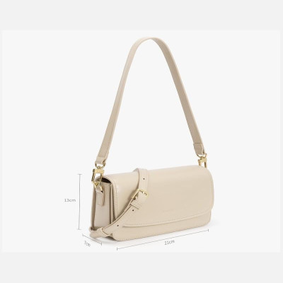 ‎ شنطة نسائية باللون الأبيض