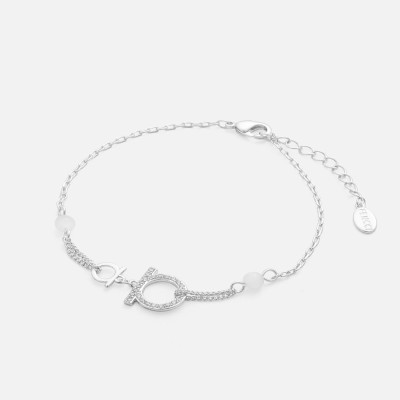 ‎ اسوارة نسائية أنيقة باللون الفضي