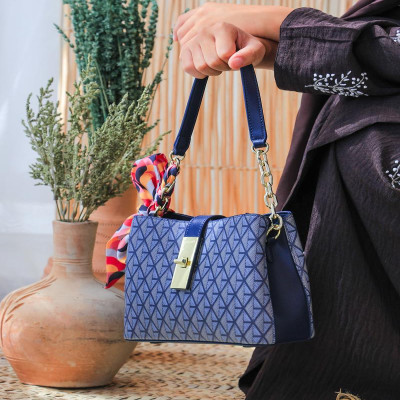 ‎ شنطة نسائية من ايمزوري بلون أزرق