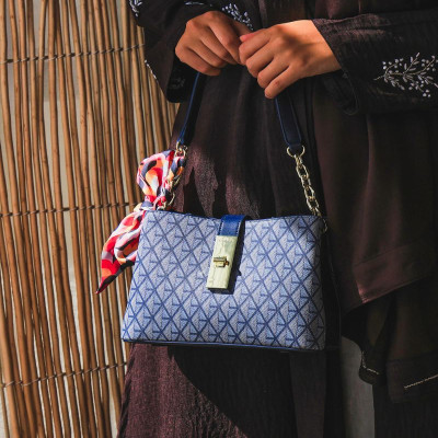 ‎ شنطة نسائية من ايمزوري بلون أزرق