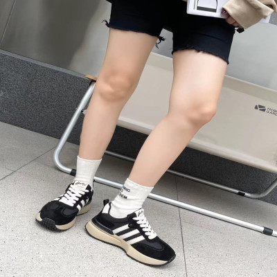 ‎ حذاء نسائي عملي باللون الأسود