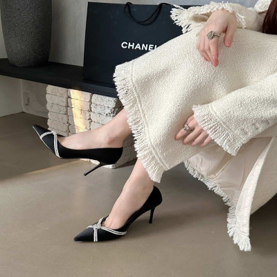 ‎ حذاء نسائي بكعب عالي باللون الأسود