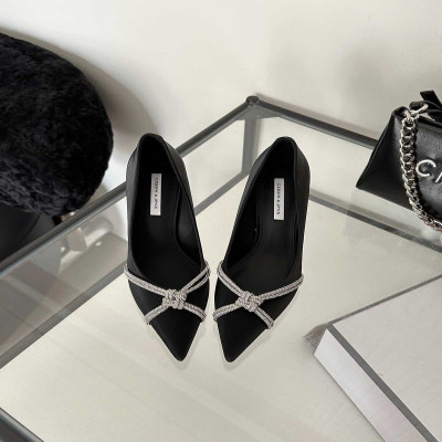 ‎ حذاء نسائي بكعب عالي باللون الأسود