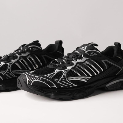 ‎ حذاء نسائي عصري باللون الأسود