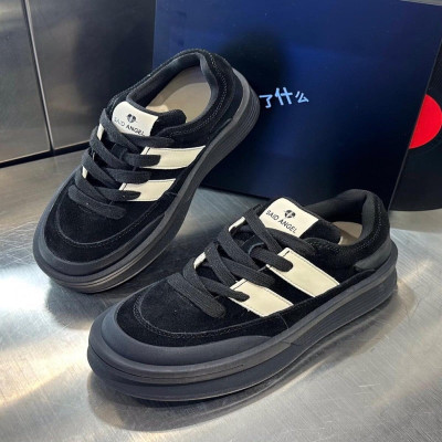 ‎ حذاء نسائي عملي باللون الأسود