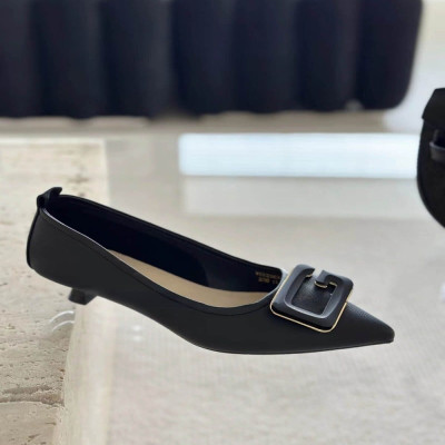 ‎ حذاء نسائي بكعب بلون أسود