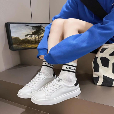 ‎ حذاء نسائي عملي باللون الأبيض و الأسود