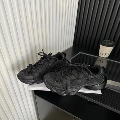 ‎ حذاء نسائي بكعب كلاسيك بلون أسود