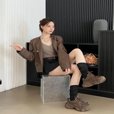 ‎ حذاء نسائي بكعب كلاسيك بلون بني