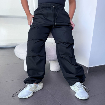 ‎ بنطلون نسائي بتصميم عملي بلون أسود