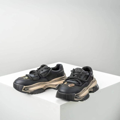 ‎ حذاء نسائي عصري باللون الأسود