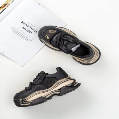 ‎ حذاء نسائي عصري باللون الأسود