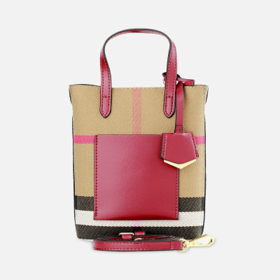 ‎ شنطة نسائية بتصميم أنيق