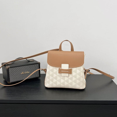 ‎ شنطة ظهر جلد باللون البني والبيج